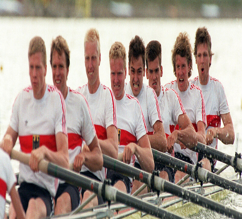 Wolfgang Maennig (2. v. l.) gewann als promovierter Volkswirt Olympia-Gold 1988