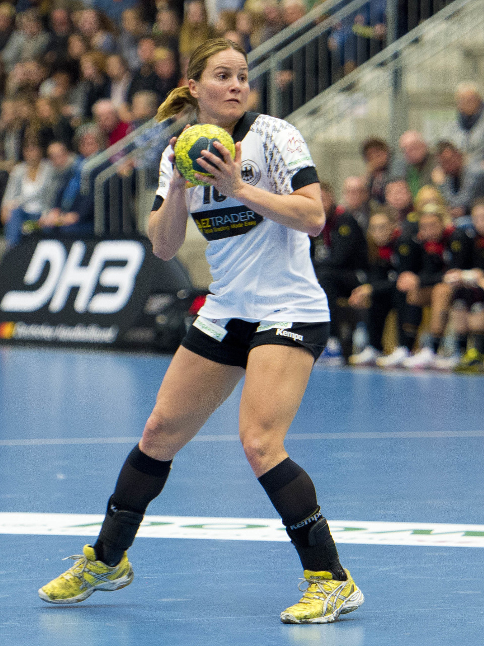Anna Loerper - Handball