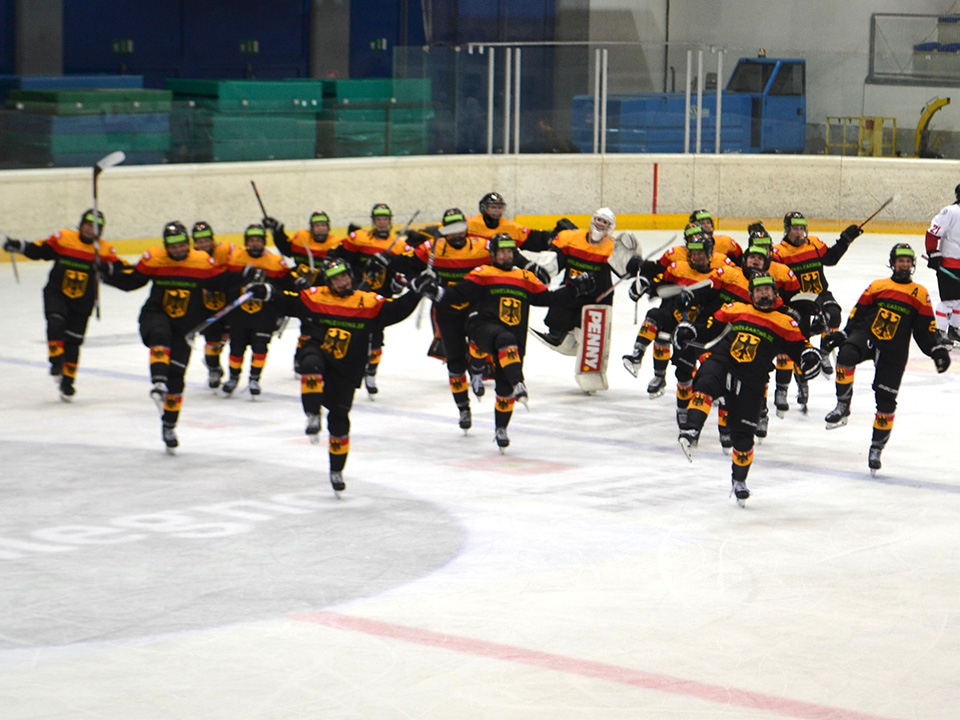 Eishockey Team jubelt Eishockey Team jubelt